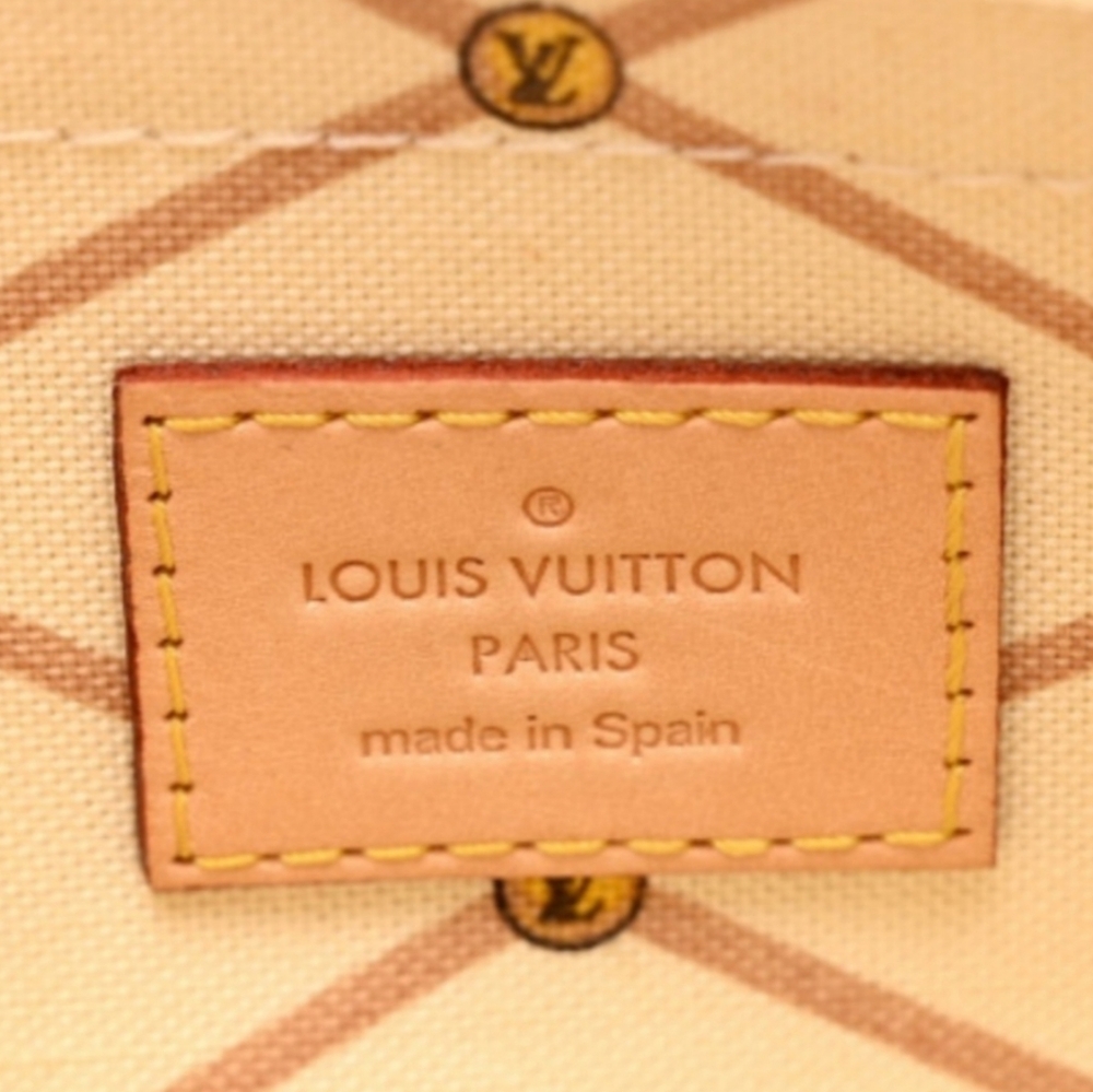 LV Summer Trunk Pouch/Wristlet - Picture 5 of 14